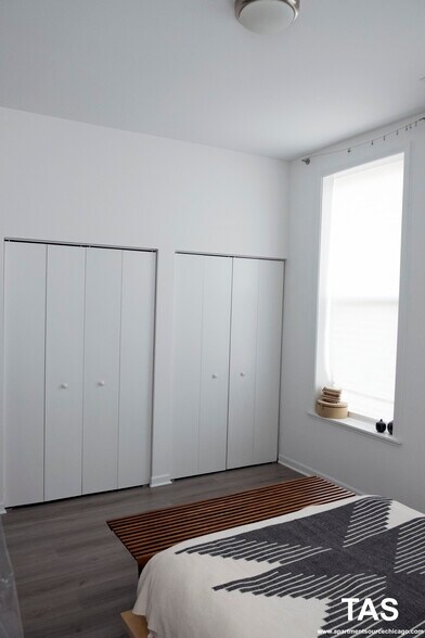 Building Photo - 2020 S Throop St
