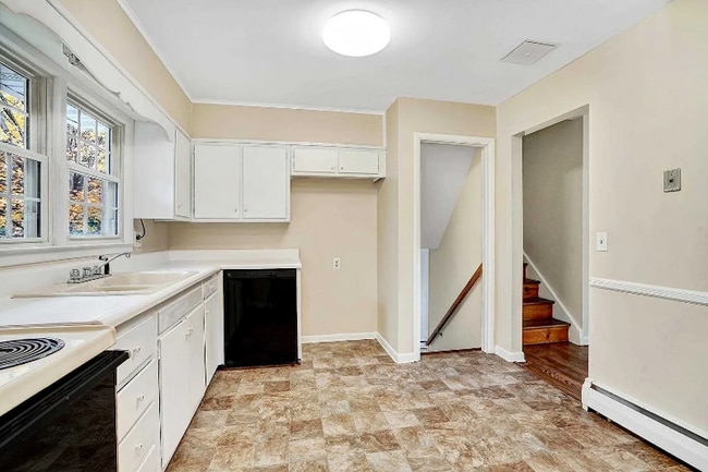 Building Photo - 150 Rothenburgh Rd