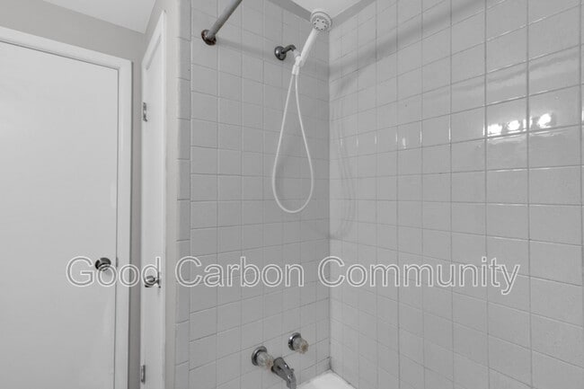 Building Photo - 5451 Creekside Ct
