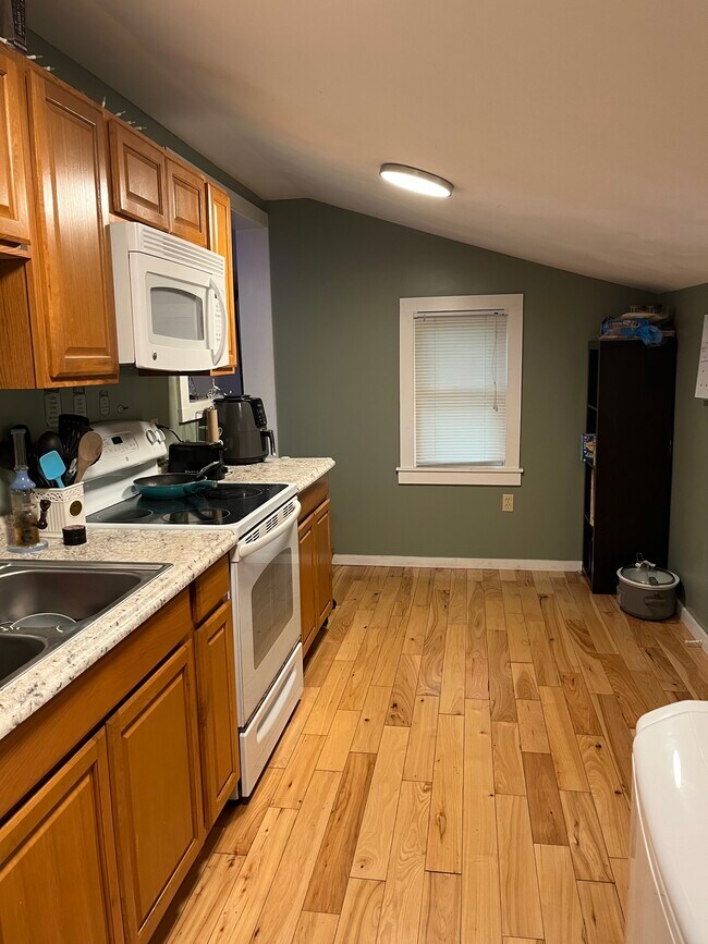 Building Photo - 62 Ontario St