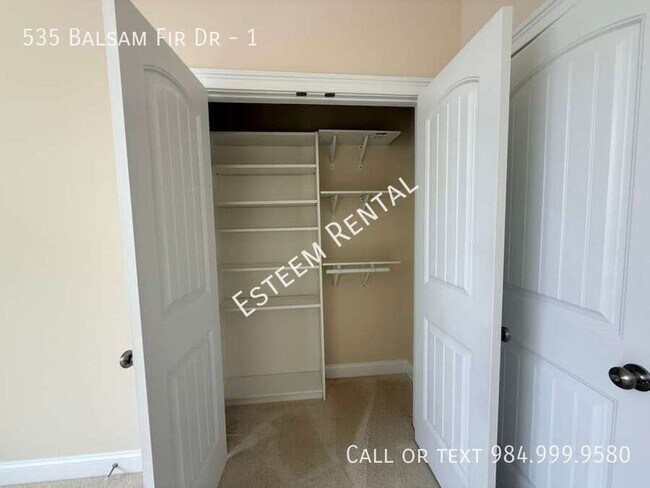 Building Photo - 535 Balsam Fir Dr