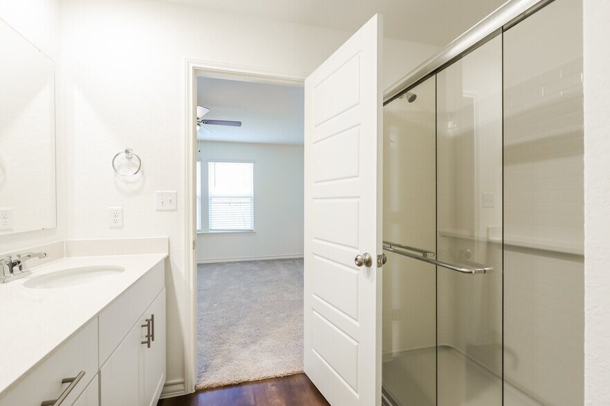 Building Photo - 10323 Monte Carmel Pl