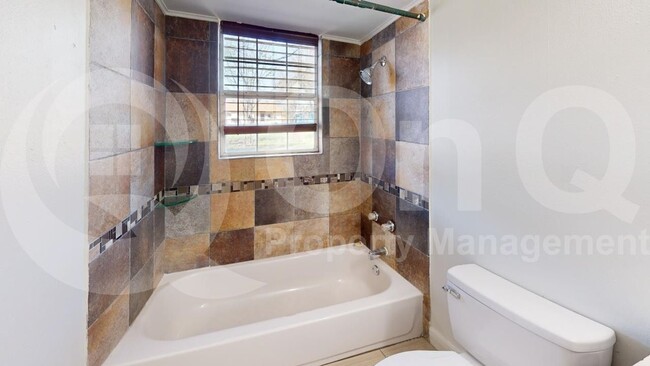 Building Photo - 1539 Yucca Dr