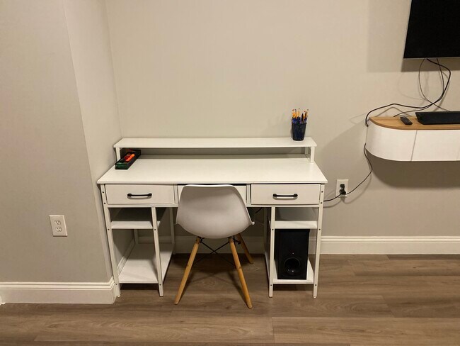 Building Photo - 500 S Center St