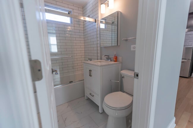 Building Photo - 3948 N Olcott Ave