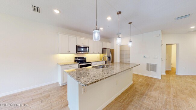 Building Photo - 585 Orchard Pass Ave
