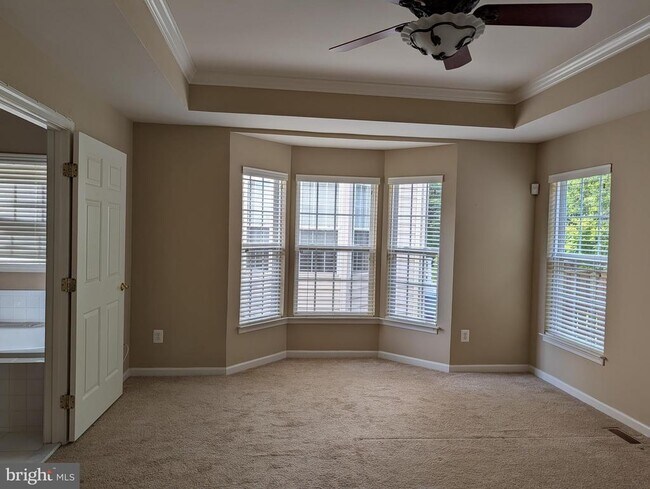 Building Photo - 44476 Livonia Terrace