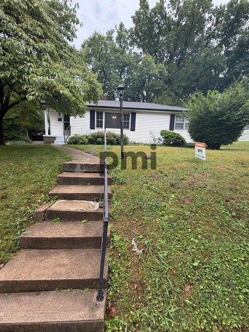 Building Photo - 1204 N Lincoln St