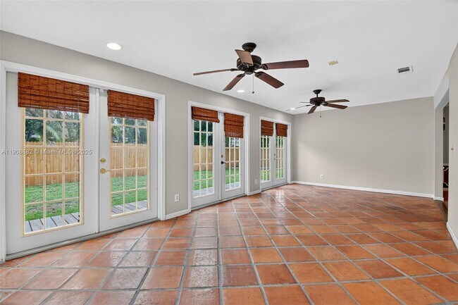 Building Photo - 6858 S Congress Ave