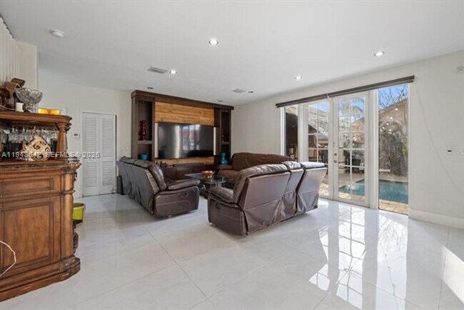 Building Photo - 1360 SW 142nd Ave