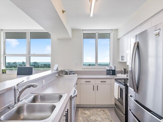 Building Photo - 650 West Ave