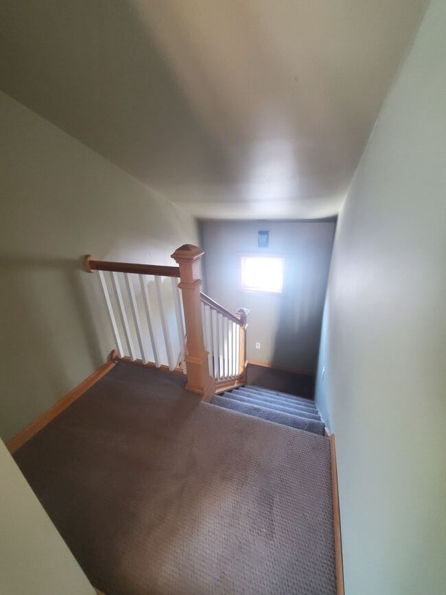 Building Photo - Classic 4 Bedroom Tudor in Desirable Maple...