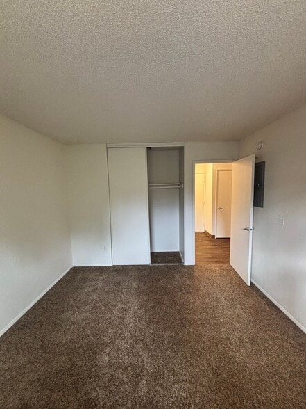 Building Photo - 3950 SW 102nd Ave