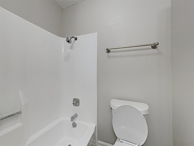 Building Photo - 25311 Mill Pond Ln