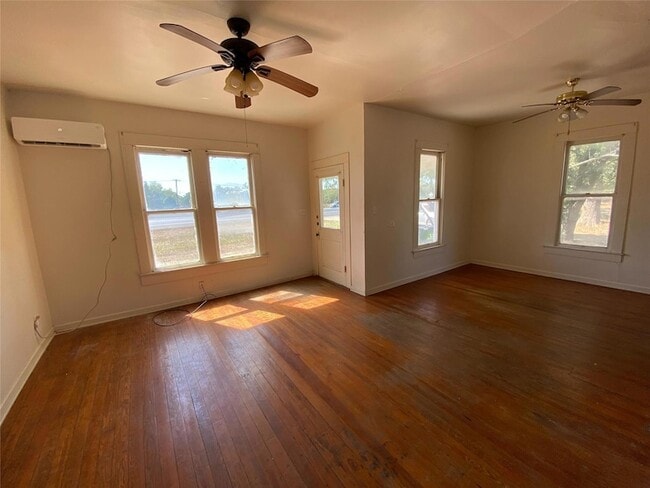 Building Photo - 700 Hwy 290 E