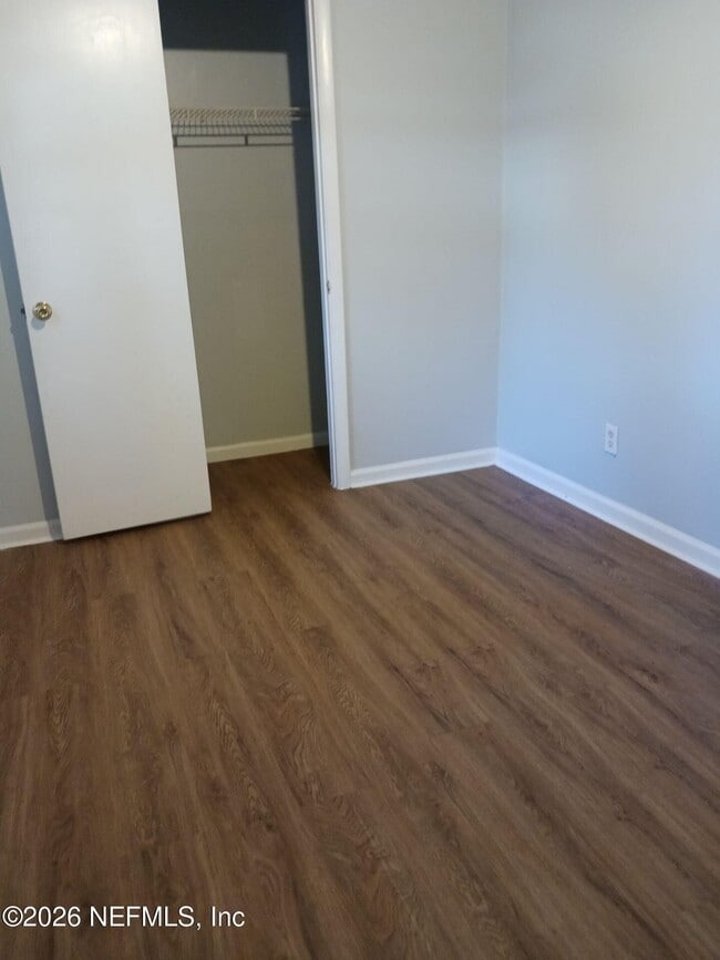 Building Photo - 865 W 27th St