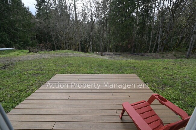 Building Photo - Updated Single-Level Home with Spacious Interior & Covered Parking