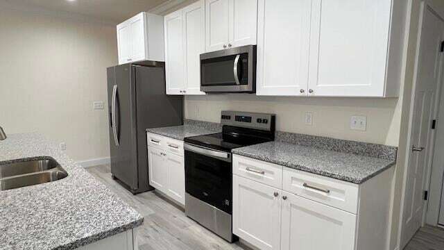 Building Photo - 1914 Cypress Ln