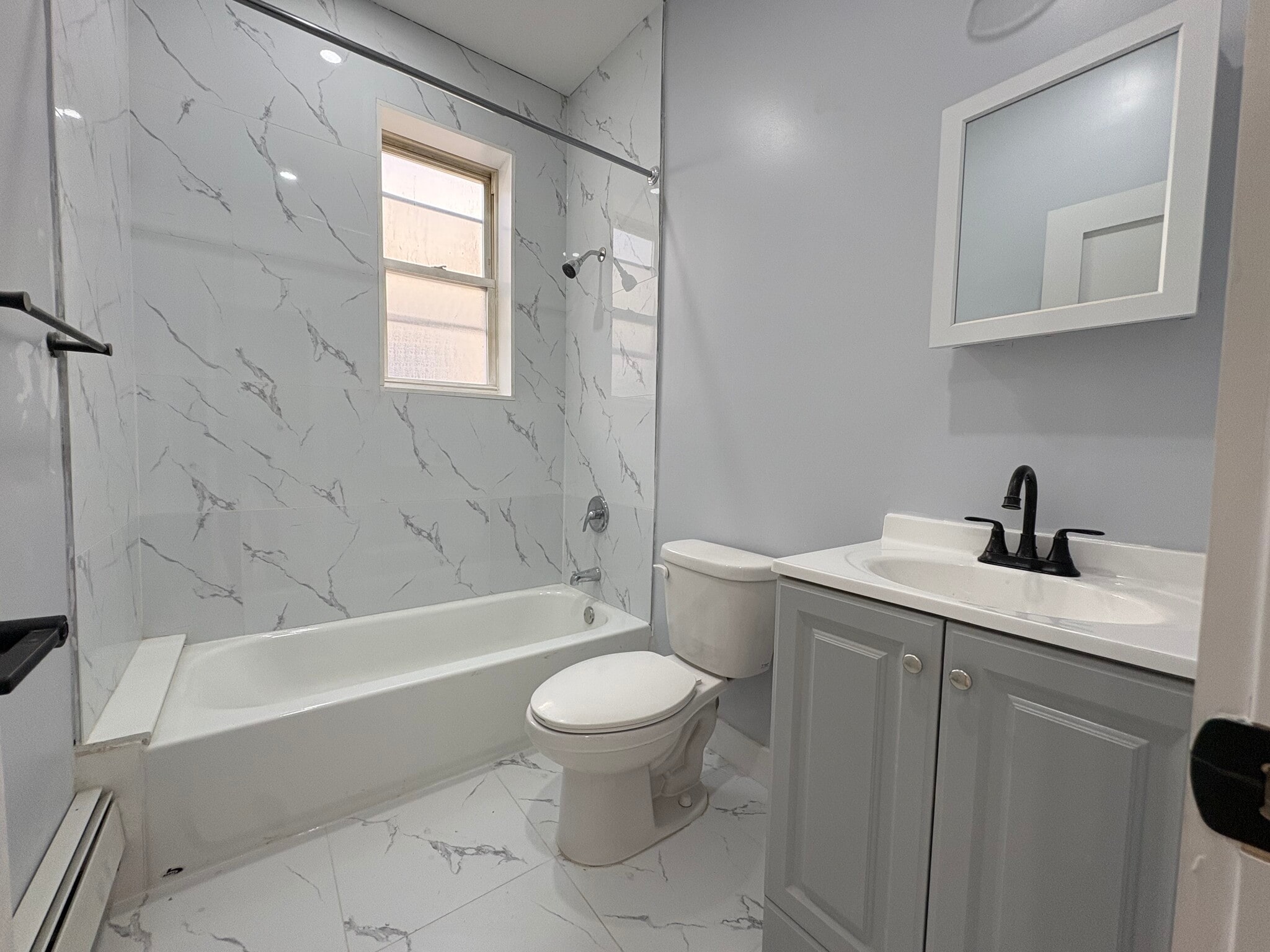 81 Bostwick Ave 3L - 76A Bostwick Ave