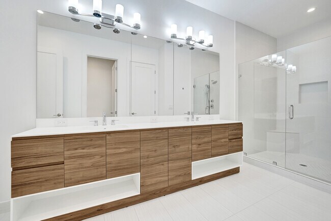 Building Photo - 5928 Brookfield Cir