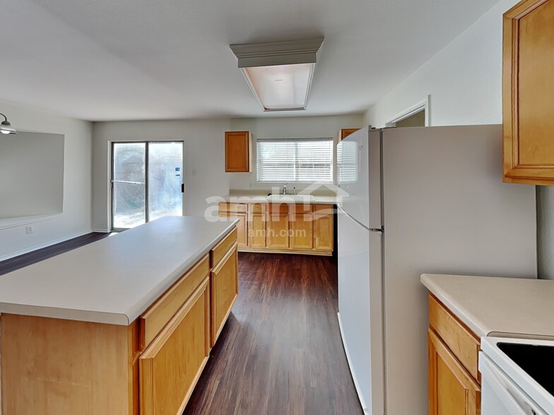 Building Photo - 311 Bello Dr