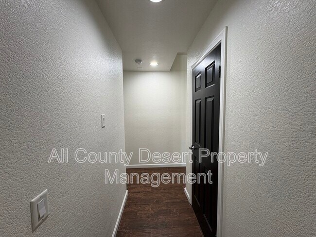 Building Photo - 78823 Ave 42