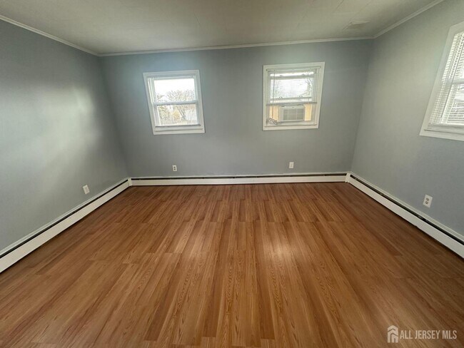 Building Photo - 19 Baldwin Rd