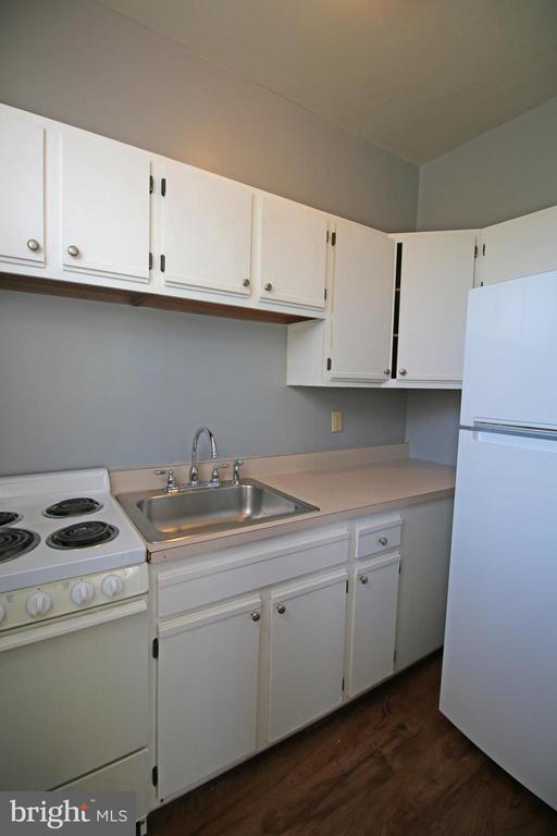 Building Photo - 12 S Filbert St