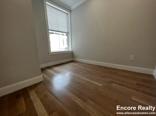 Building Photo - 47 Englewood Ave