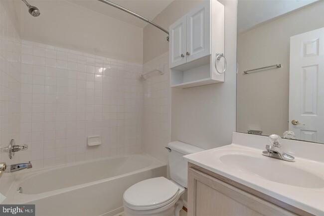 Building Photo - 6948 Banchory Ct