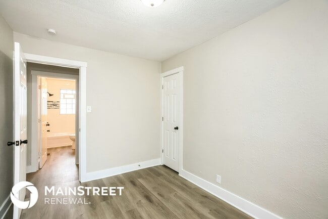 Building Photo - 6067 Bettcher Ave