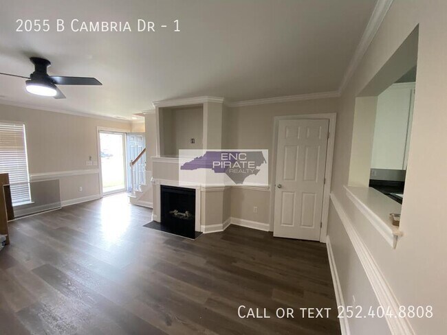 Building Photo - 2055B Cambria Dr