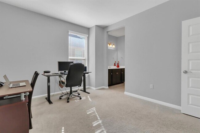 Building Photo - 16321 Horse Trap Ln