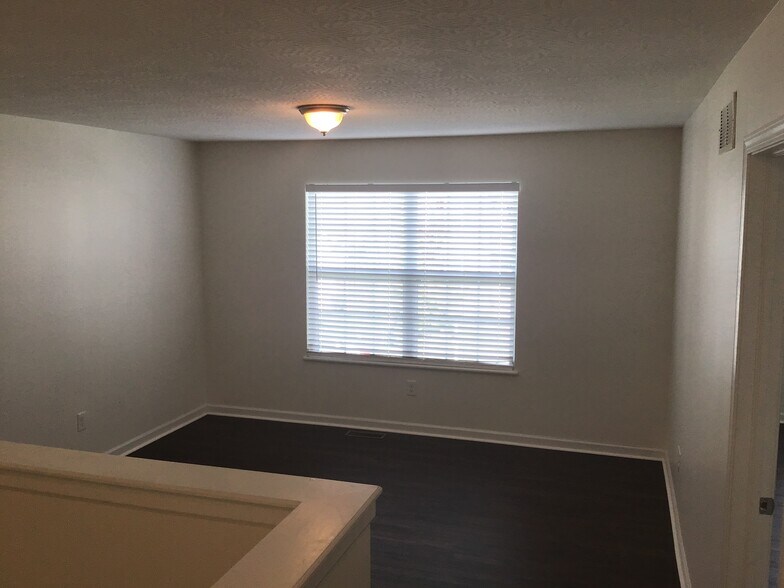 Building Photo - 122 Faulkner Dr