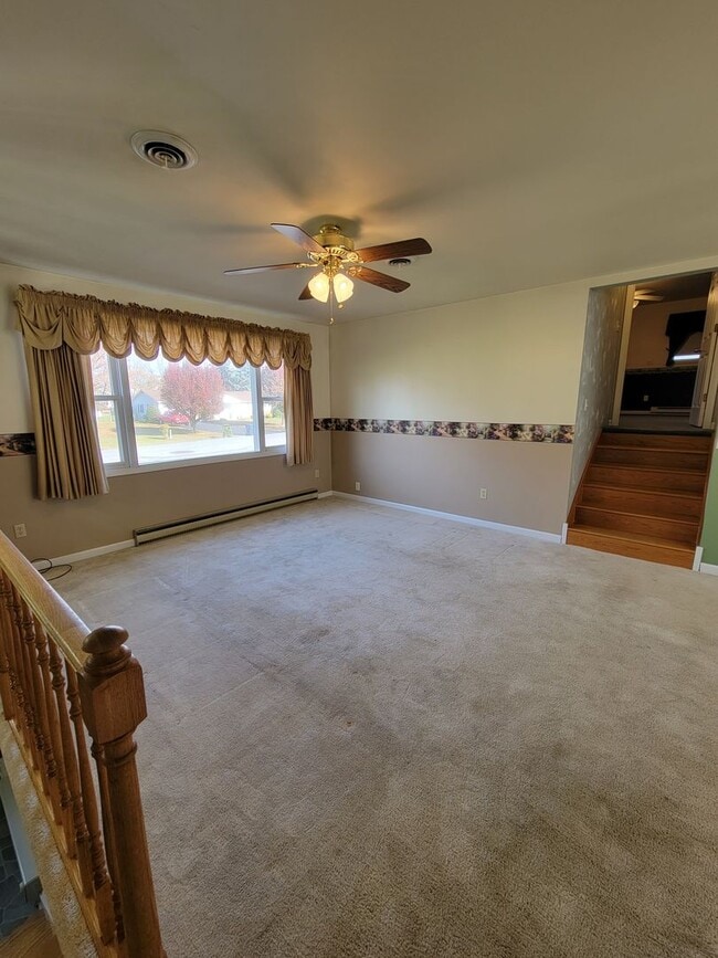 Building Photo - 7170 Ruritan Dr