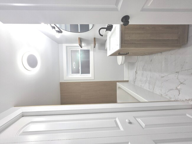 Building Photo - 1621 E 74th Pl