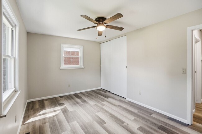 Building Photo - Three Bedroom Home with Great Outdoor Entertainment Space!