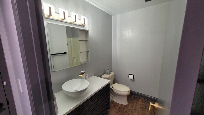 Building Photo - 108 Lexington Dr