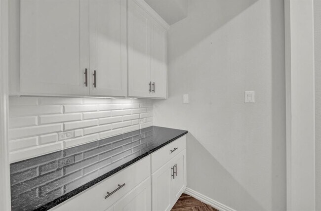 Building Photo - 23619 Greenwood Springs Pl