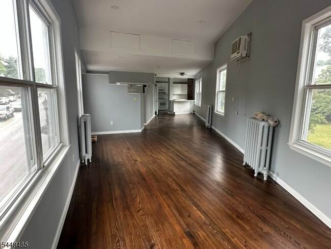 Building Photo - 746 Bloomfield Ave