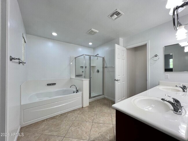 Building Photo - 4642 S Carmine Ln