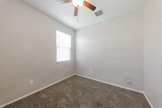 Building Photo - 2444 W Tamarisk Ave