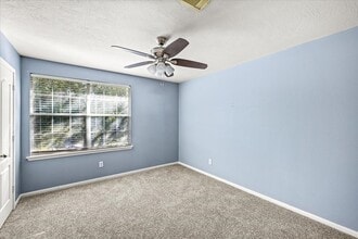 Building Photo - 158 Bristol Bend Ln