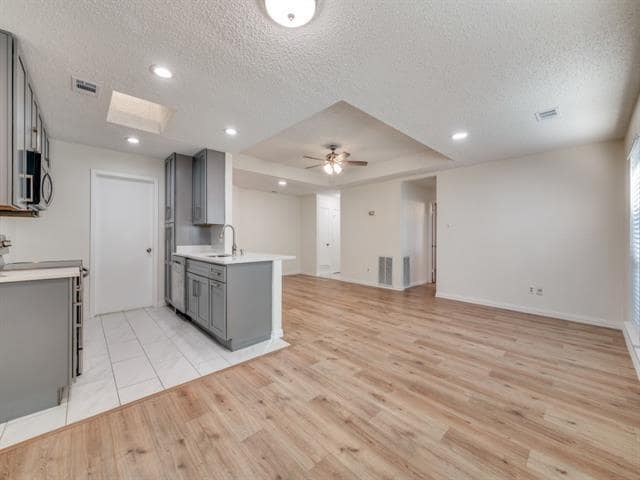 Building Photo - 8903 Marilyn Dr