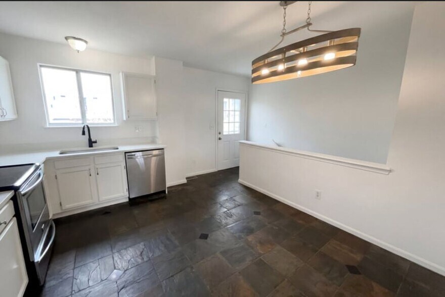 Building Photo - 12117 Monaco Dr