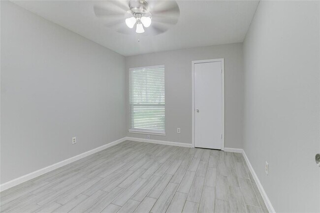 Building Photo - 128 N Deerfoot Cir