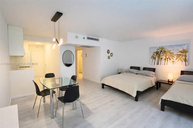 Building Photo - 100 Lincoln Rd