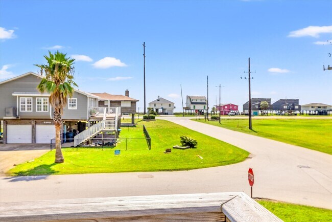 Building Photo - 22022 Zachary Dr