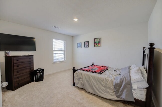 Building Photo - Desirable Fairway Village 4 bedroom 2.5 bath home in Oakland