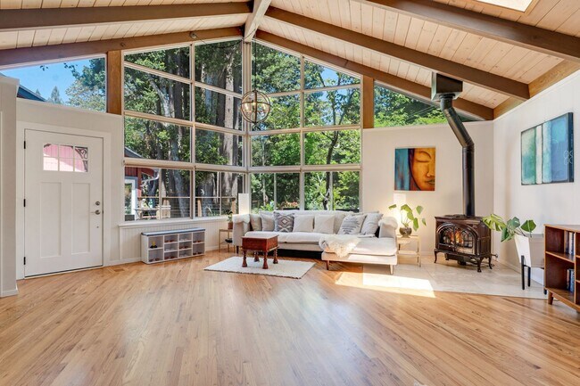 Building Photo - Boulder Creek Sanctuary!